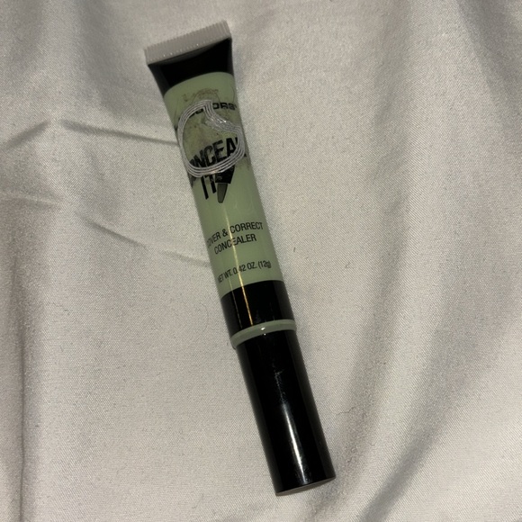 la colors | Makeup | La Colors Cover Correct Concealer | Poshmark